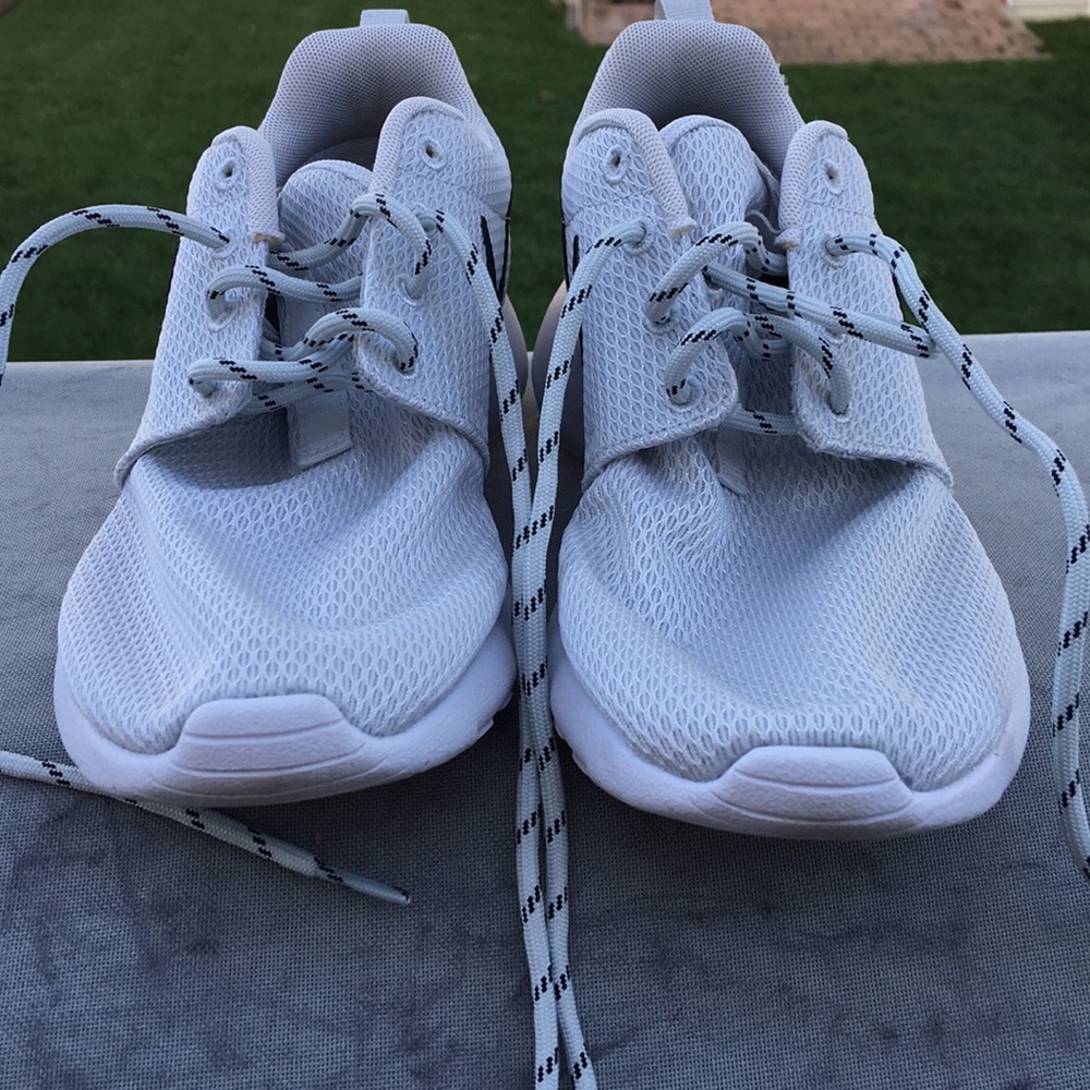 Nike white sneakers - Picture 2 of 8